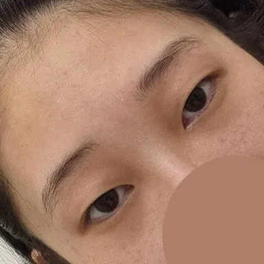 已經定型成我自己的眼睛，腫脹似乎也完全消退了！化妝時的滿足感最高～