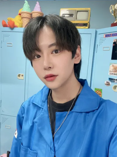 [男性] 飲食 - 埋線雙眼皮, 眉毛拉提, 開眼頭, 雙眼皮下至, 鼻重修, 縮鼻翼, 肉毒桿菌, 豐唇