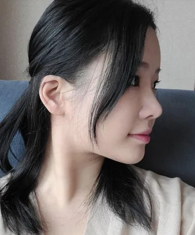 拍照時不用修圖，五官也能清晰地展現出來，真好